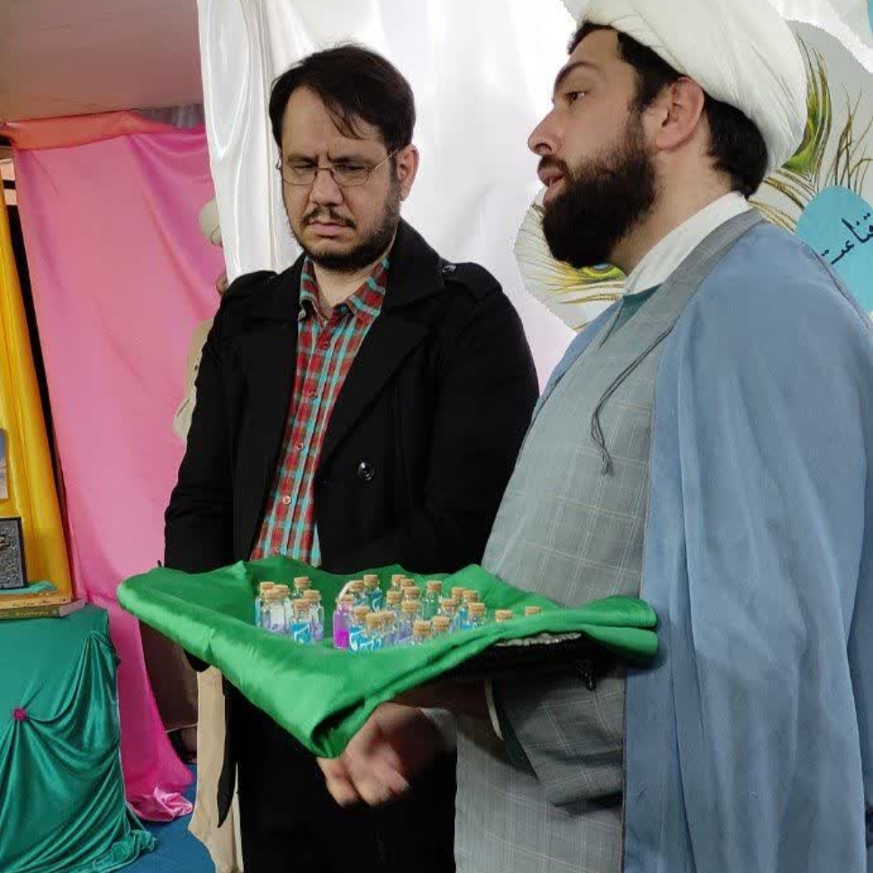 اهدای درّ نجف به راویان ودست اندر کاران مدرسه انقلاب دبیرستان معارف اسلامی صدرا اصفهان